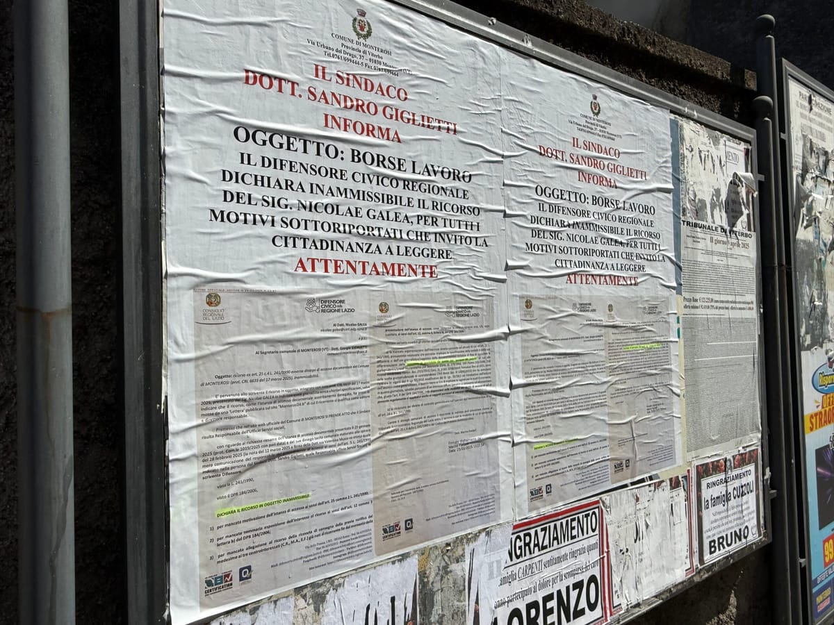 Il Sindacato dei Giornalisti condanna i manifesti del Sindaco Giglietti: “Intimidazione inaccettabile”