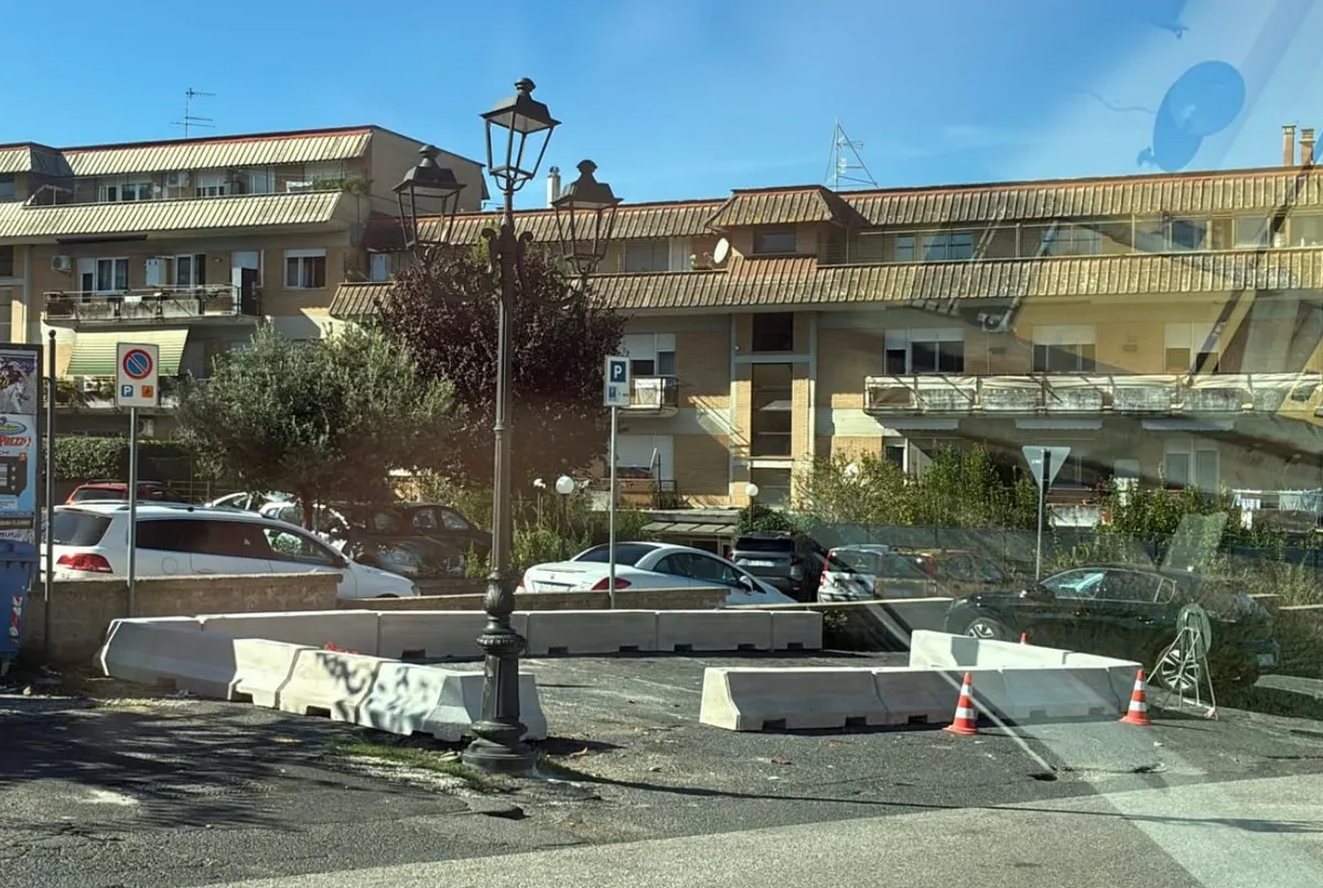Isole ecologiche, Filippelli (Pd) attacca: «Che monnezza!»