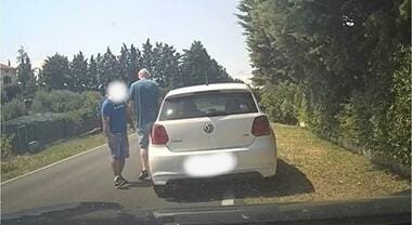 Cassia, torna l’allarme truffa dello specchietto: segnalazioni tra Nepi e Monterosi