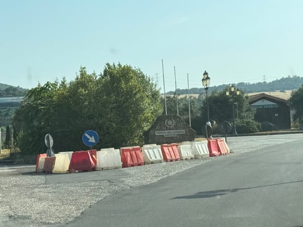 Terre dei Consoli, al via i lavori per la realizzazione di un’aiuola all’ingresso del golf